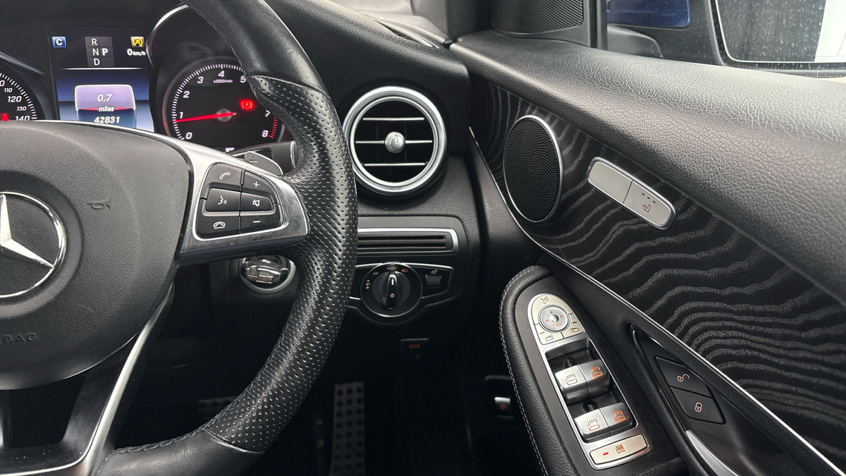 Mercedes-Benz GLC Image 14