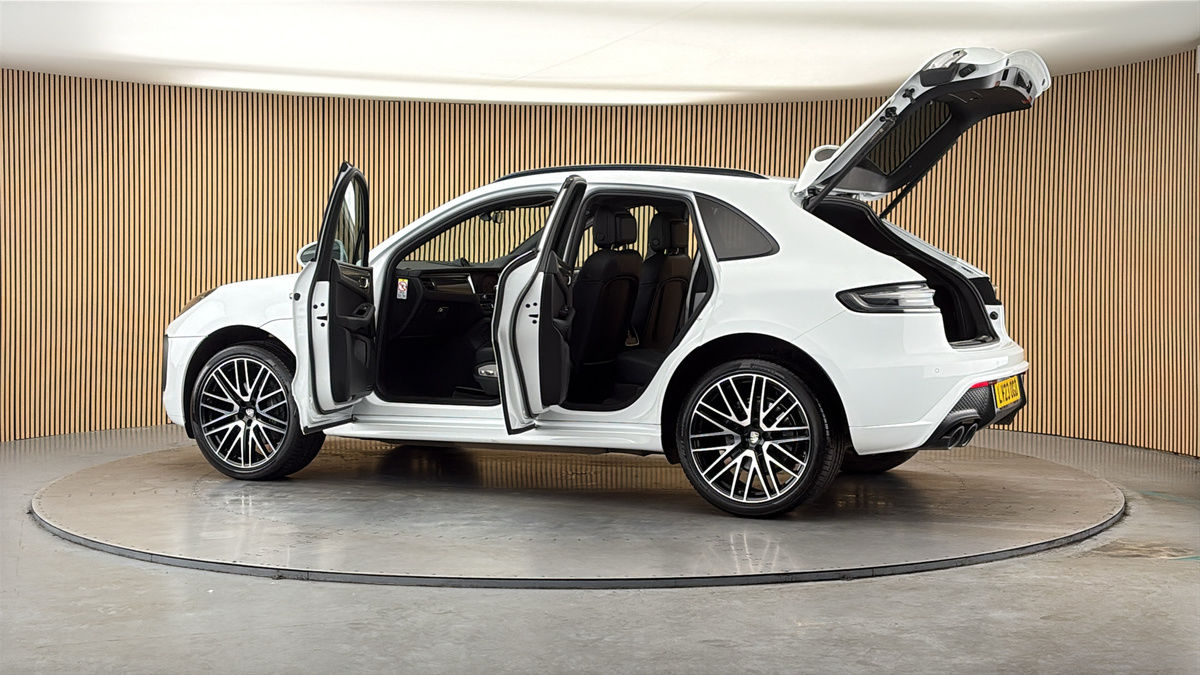 More views of Porsche Macan