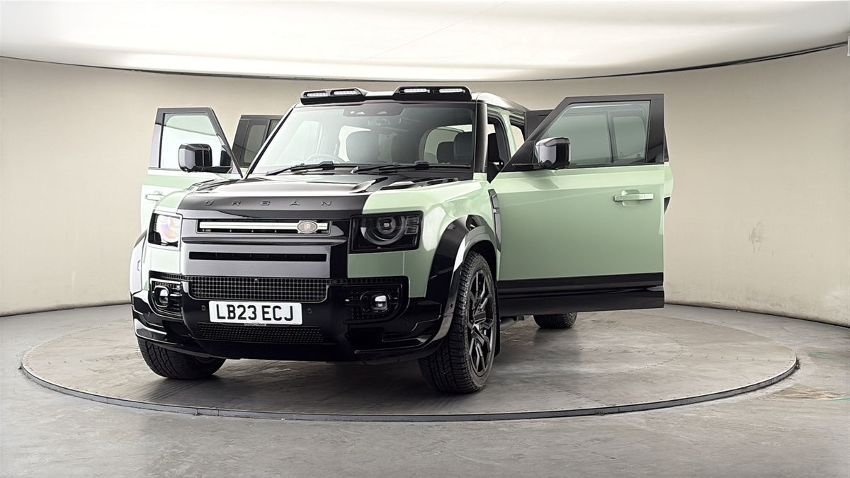 More views of Land Rover Defender 110