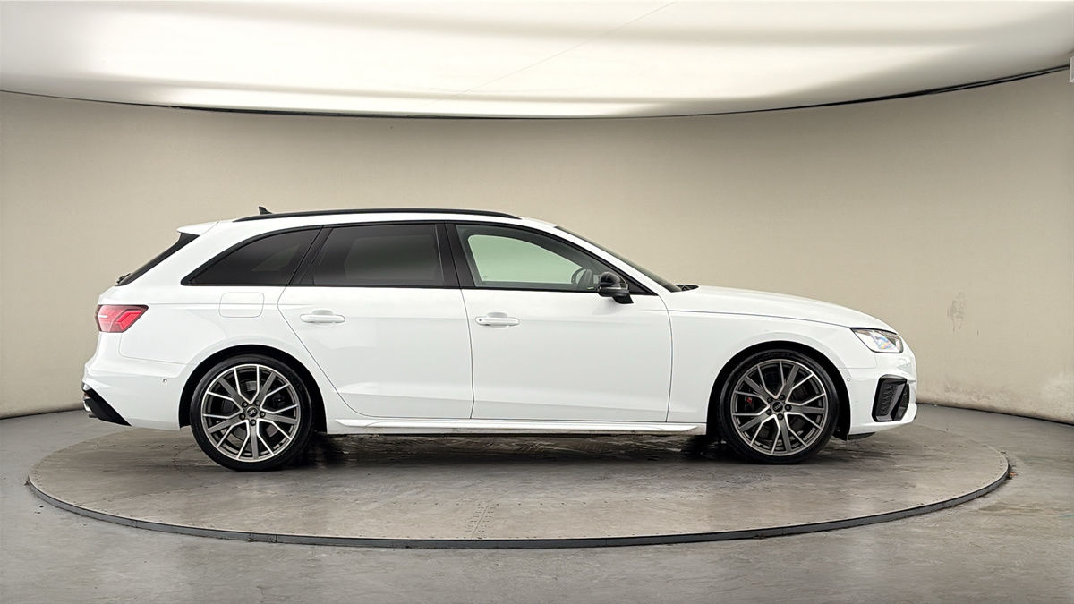 Audi S4 Avant Image 16