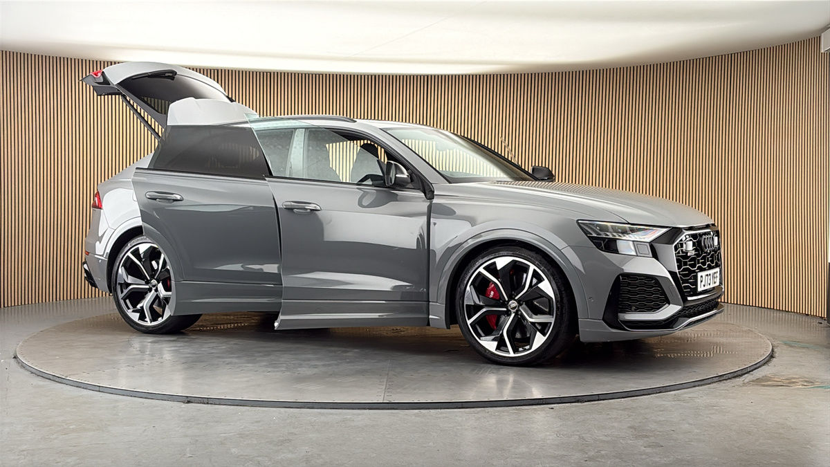 More views of Audi RSQ8