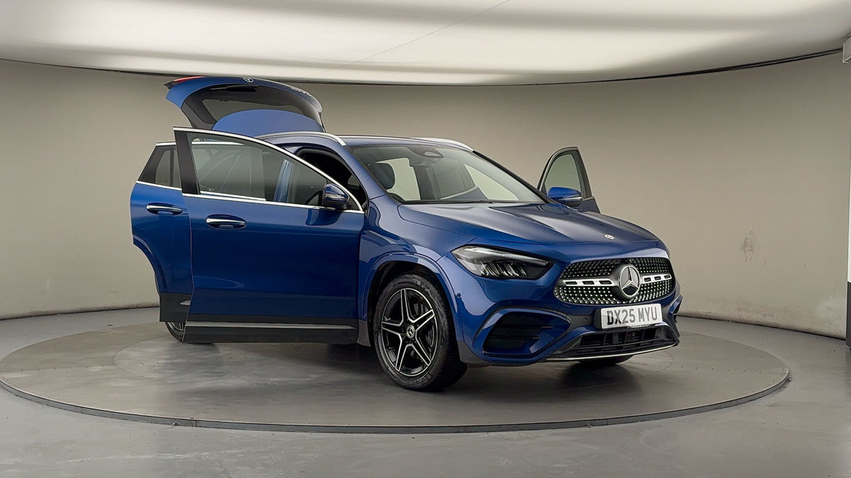 More views of Mercedes-Benz GLA