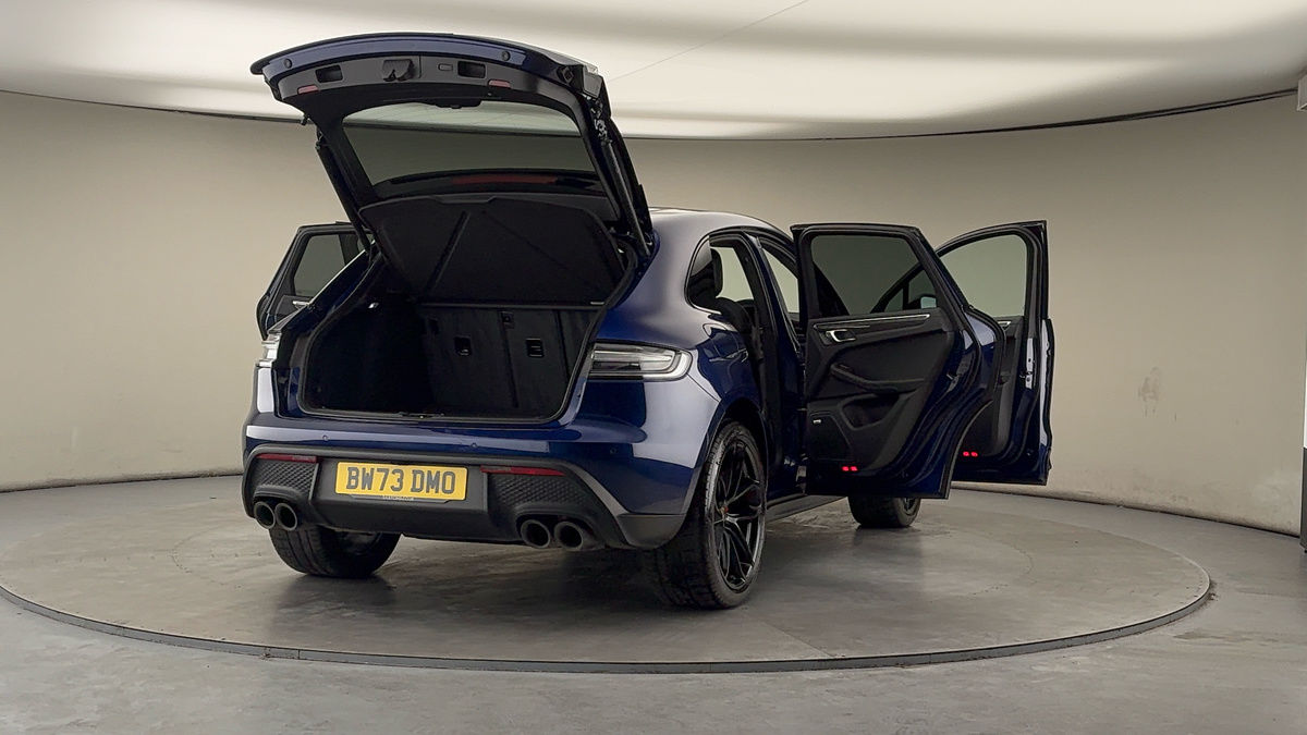 More views of Porsche Macan