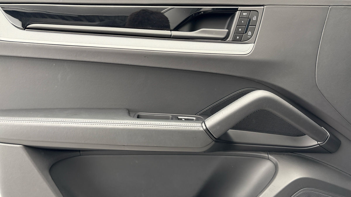 More views of Porsche Cayenne