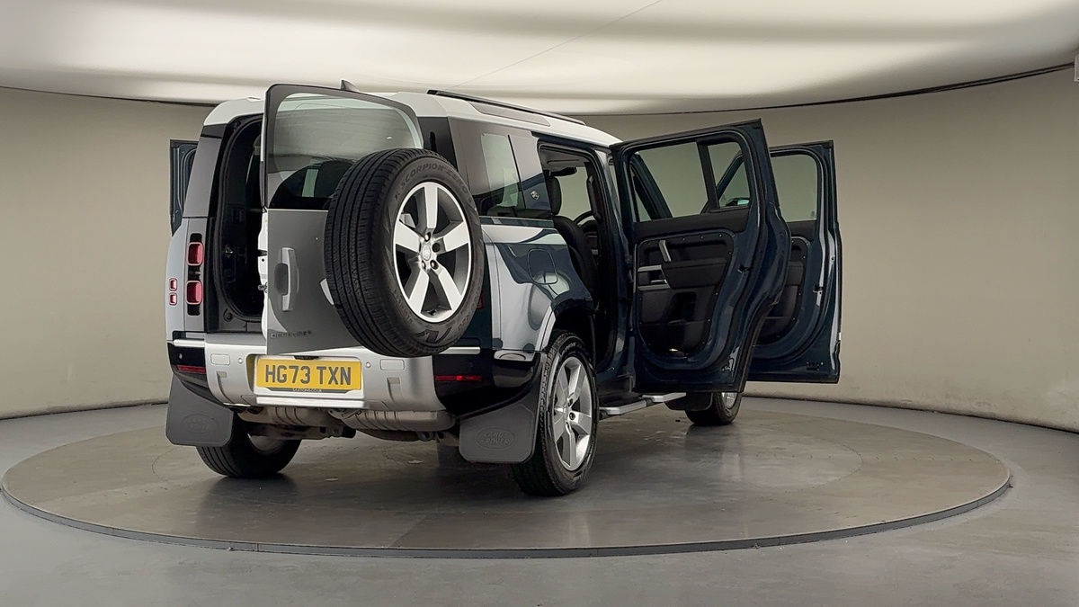 More views of Land Rover Defender 110