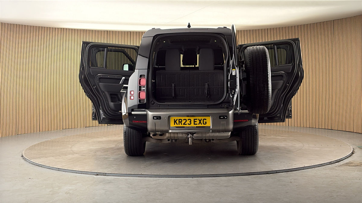 More views of Land Rover Defender 110