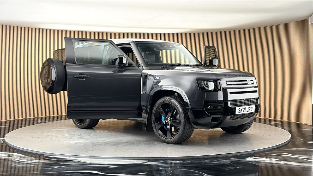 More views of Land Rover Defender 90