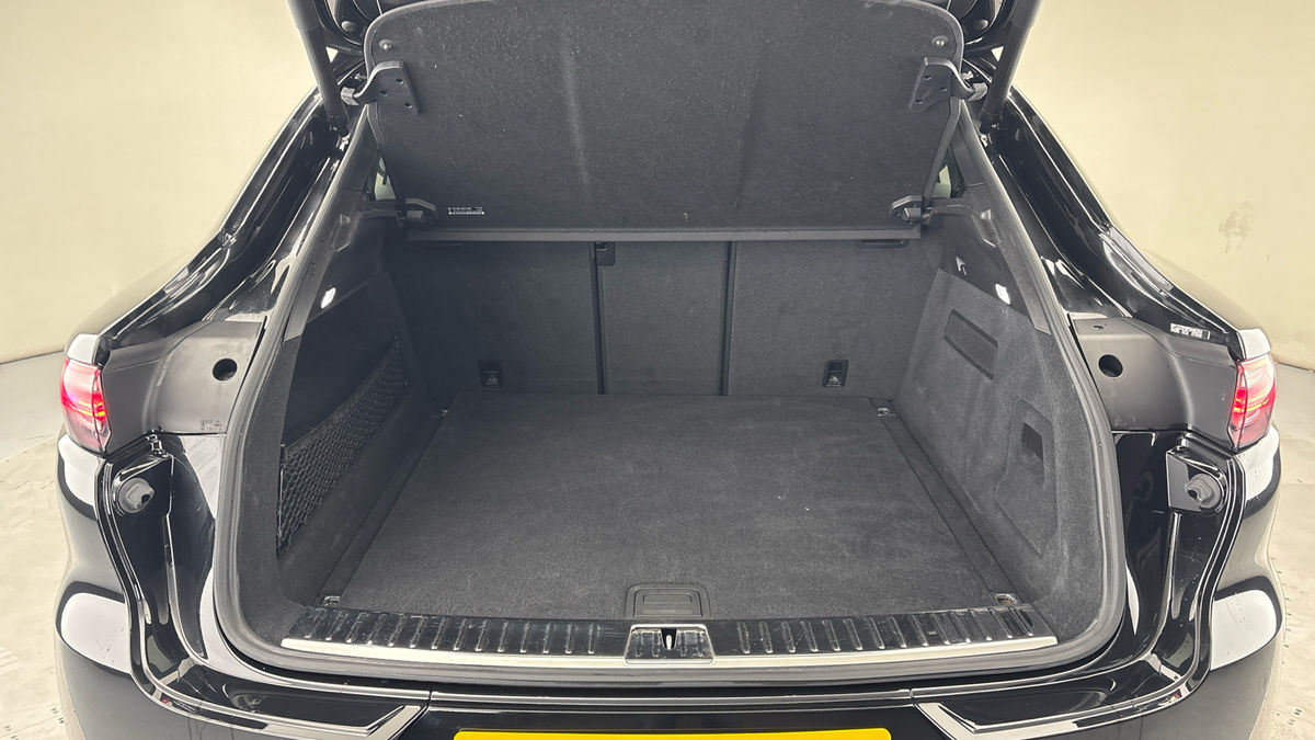 Porsche Cayenne Image 11