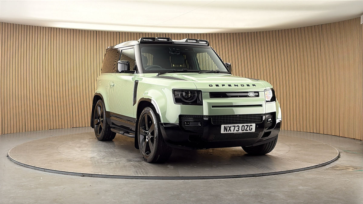 More views of Land Rover Defender 90