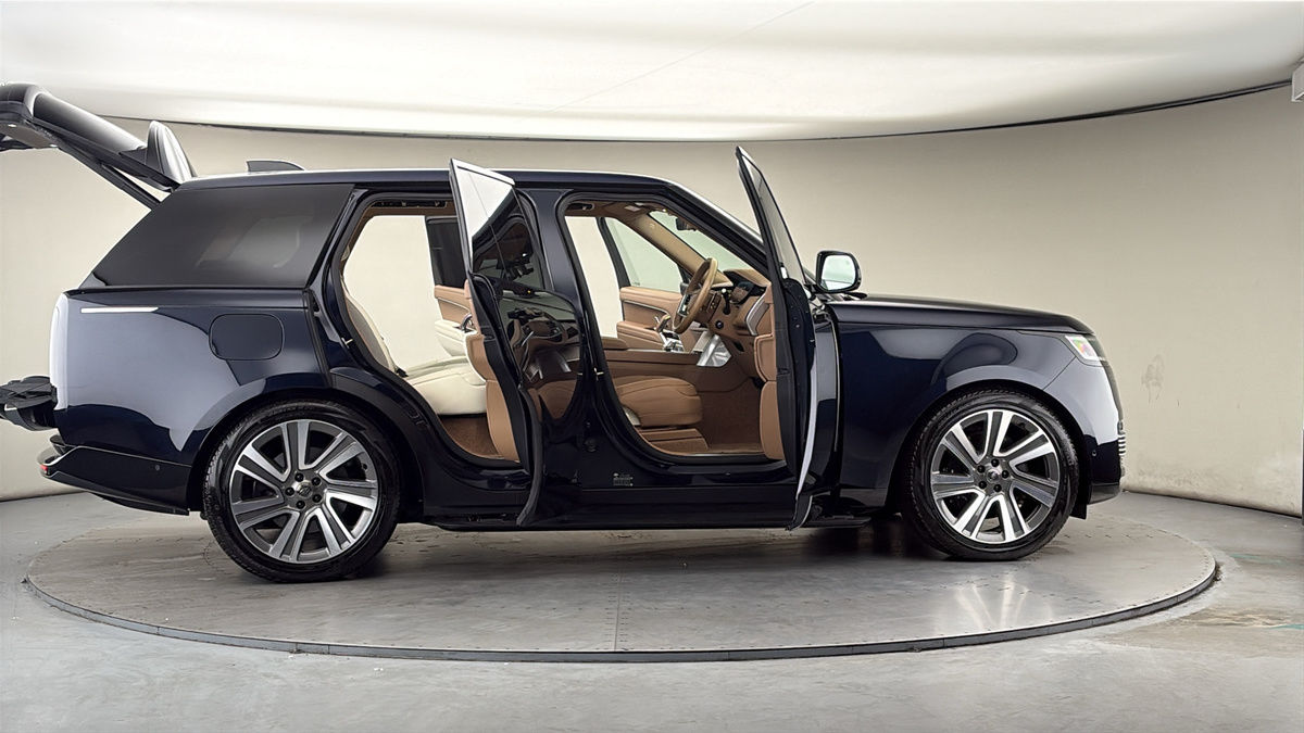 More views of Land Rover Range Rover