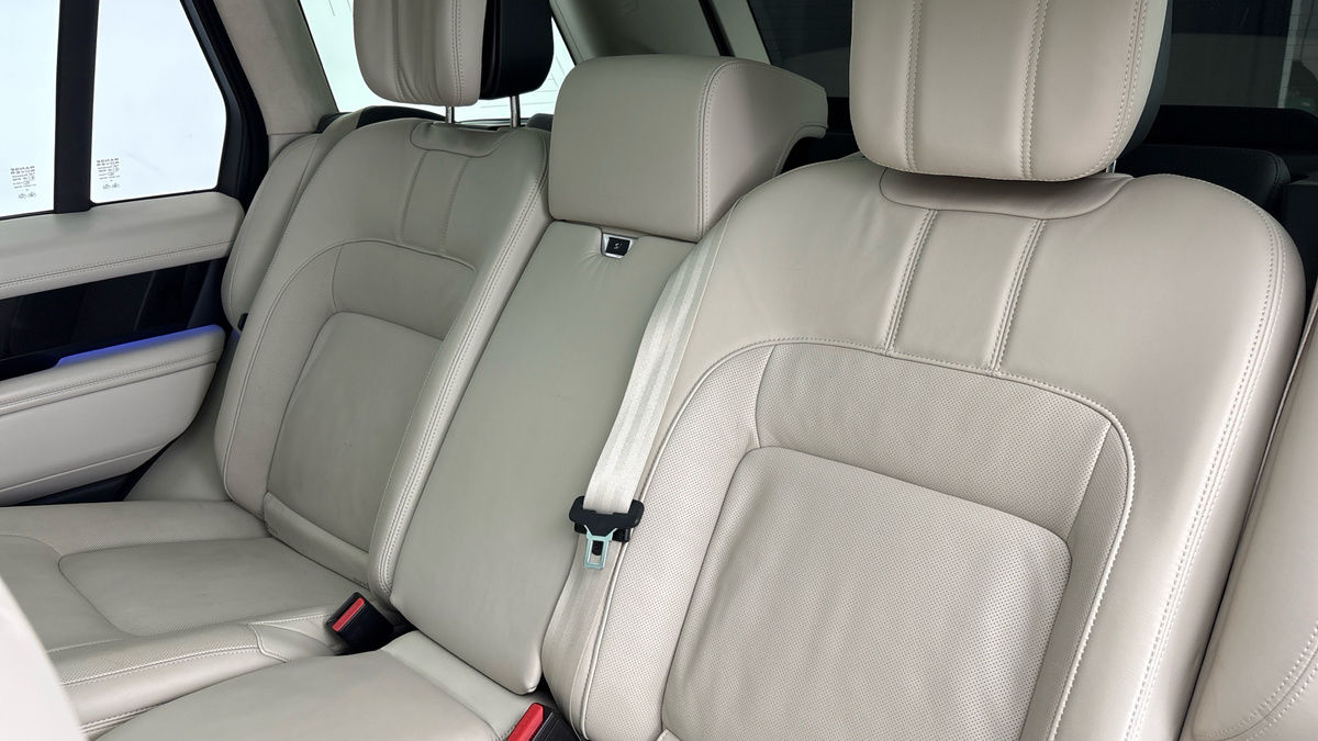 Land Rover Range Rover Image 8