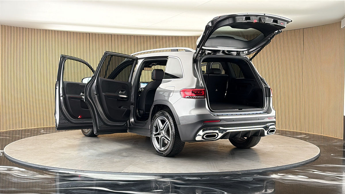 Mercedes-Benz GLB Image 23