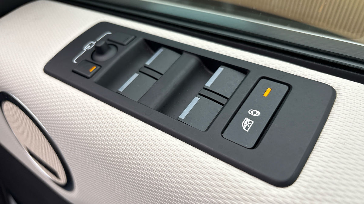 Land Rover Discovery Image 25