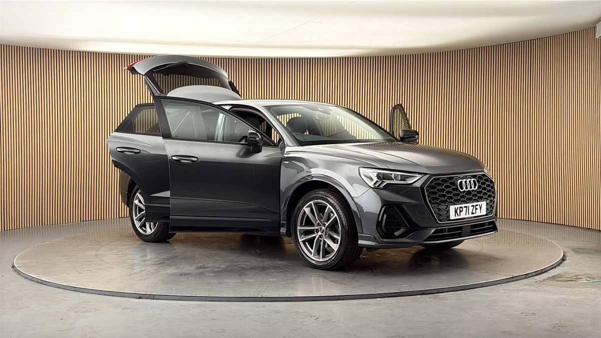 More views of Audi Q3