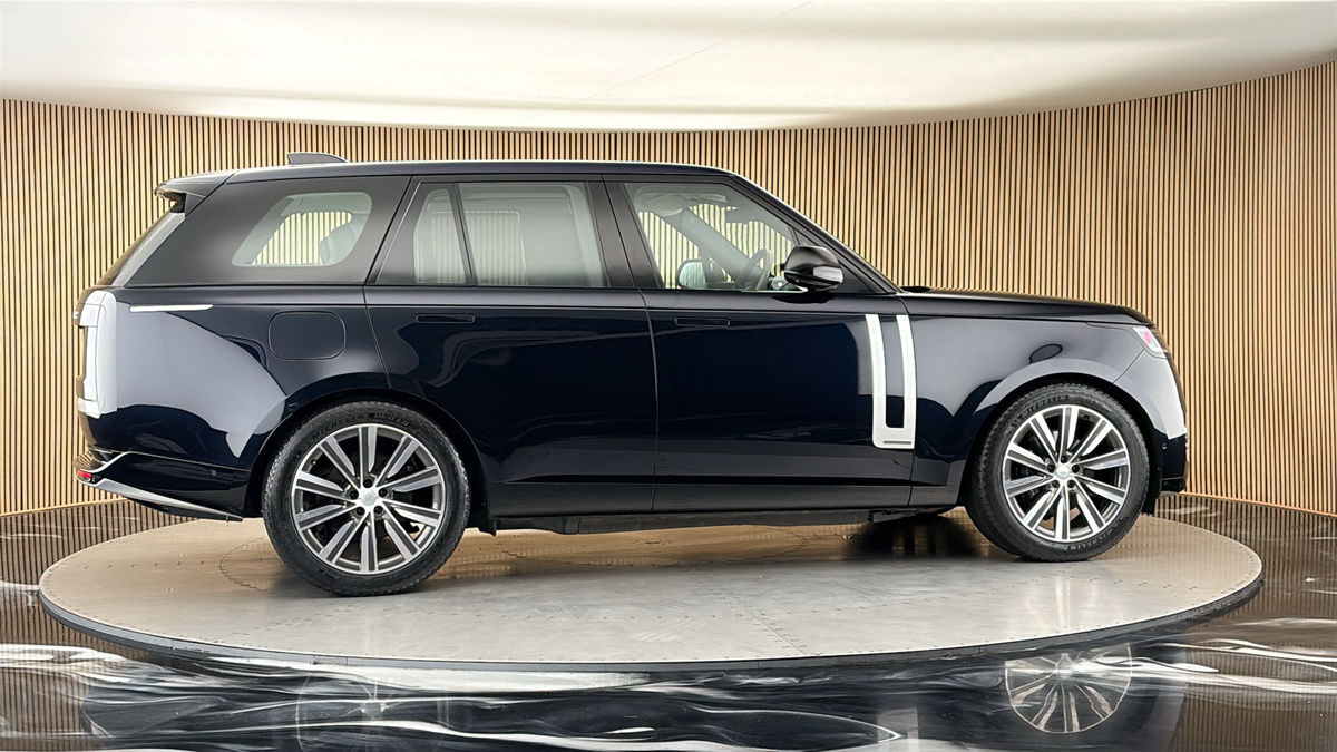 More views of Land Rover Range Rover