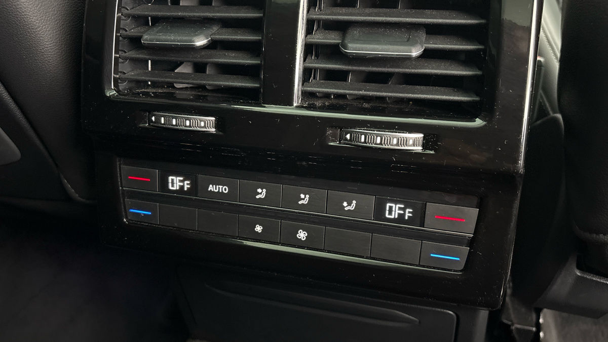 Volkswagen Touareg Image 32