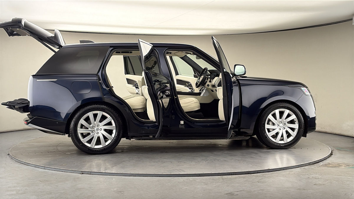 More views of Land Rover Range Rover