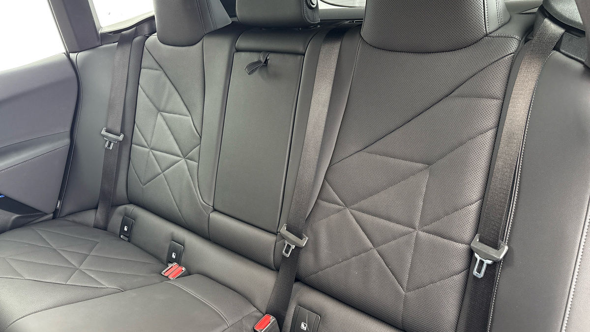 BMW iX Image 8