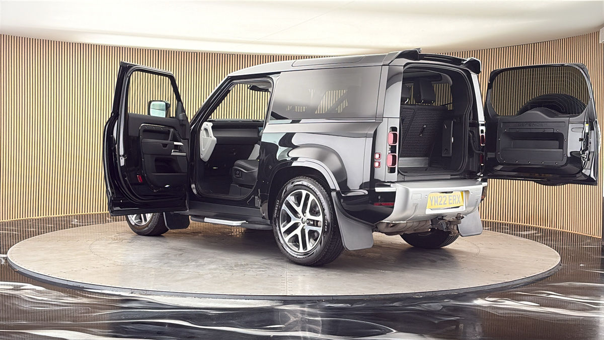 More views of Land Rover Defender 90