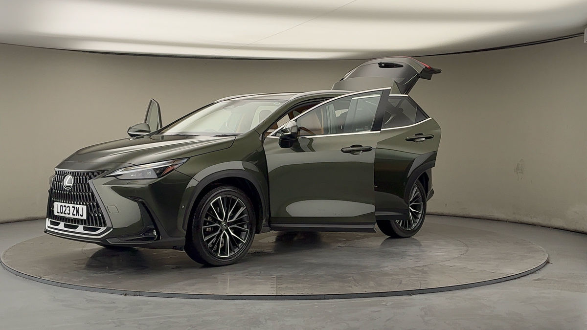 Lexus NX Image 22