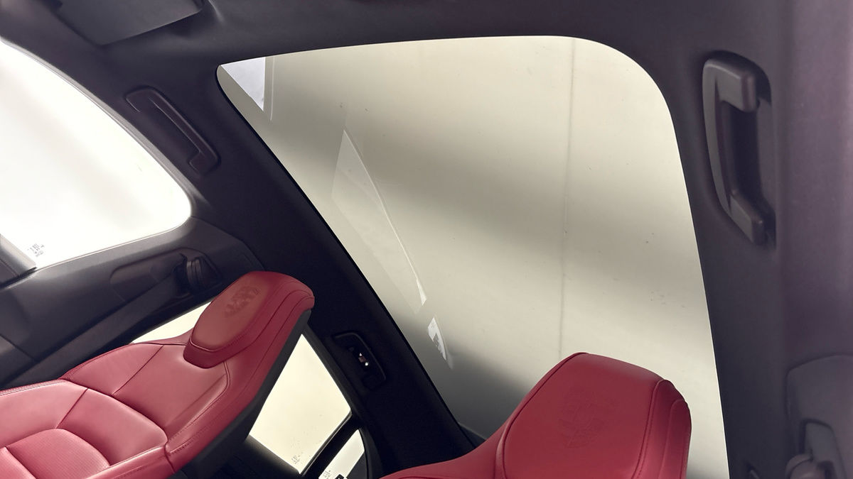 Porsche Taycan Image 6