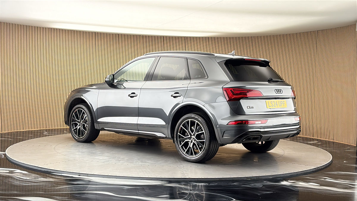 More views of Audi Q5