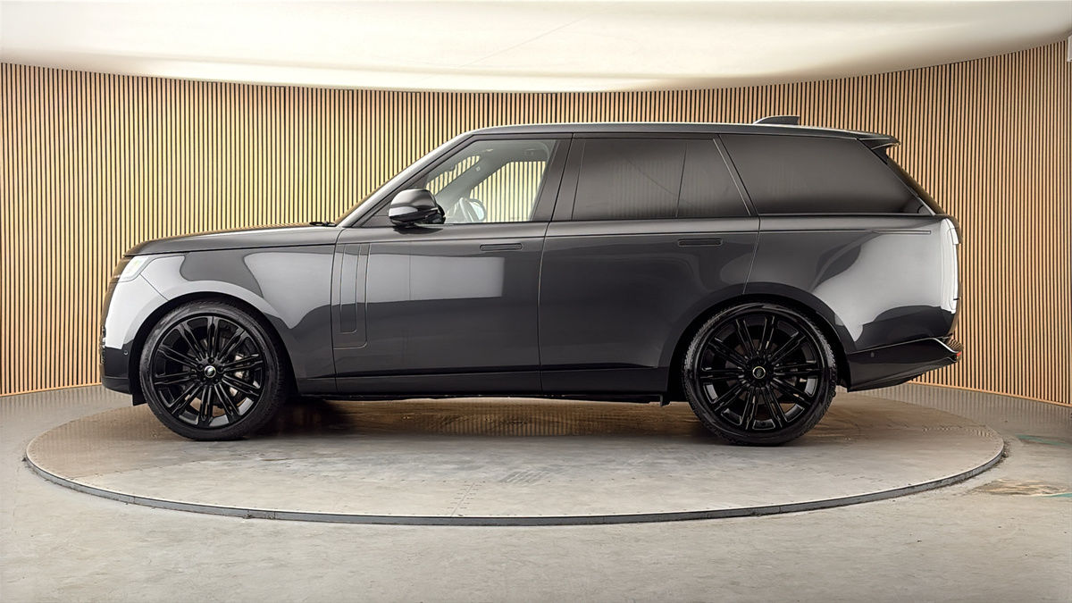 More views of Land Rover Range Rover