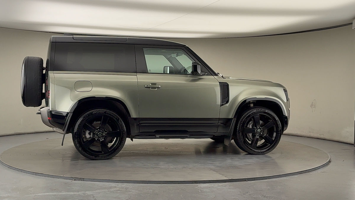 More views of Land Rover Defender 90