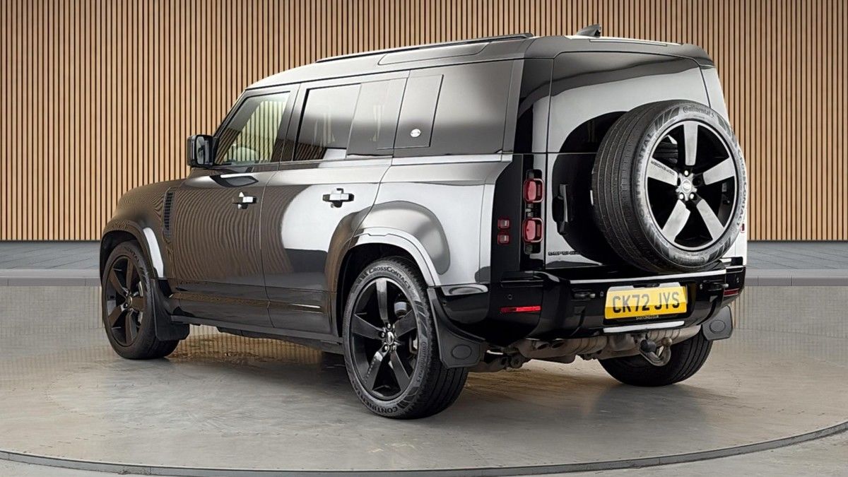 Land Rover Defender 110 Image 2