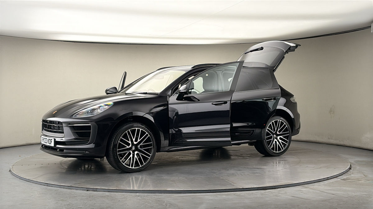 More views of Porsche Macan