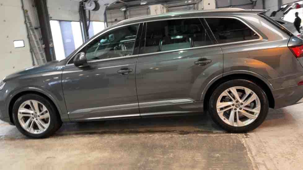 More views of Audi Q7
