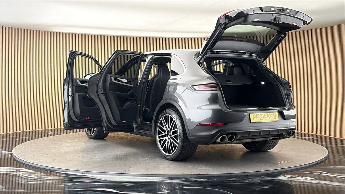 Porsche Cayenne Image 23