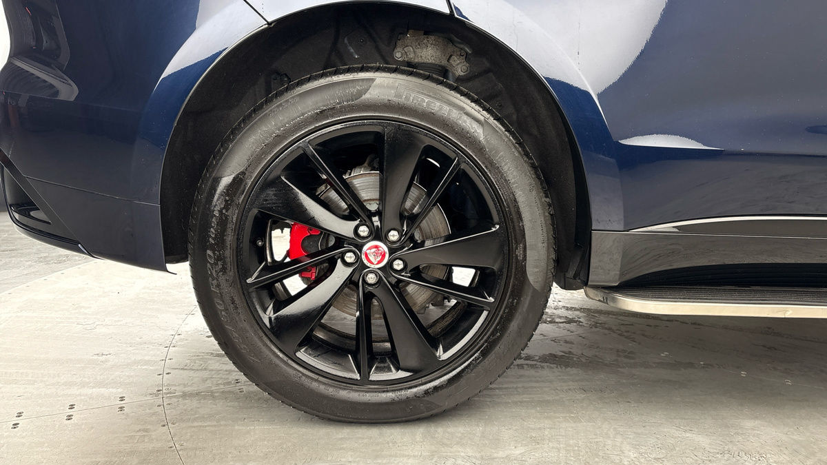 Jaguar F-PACE Image 10