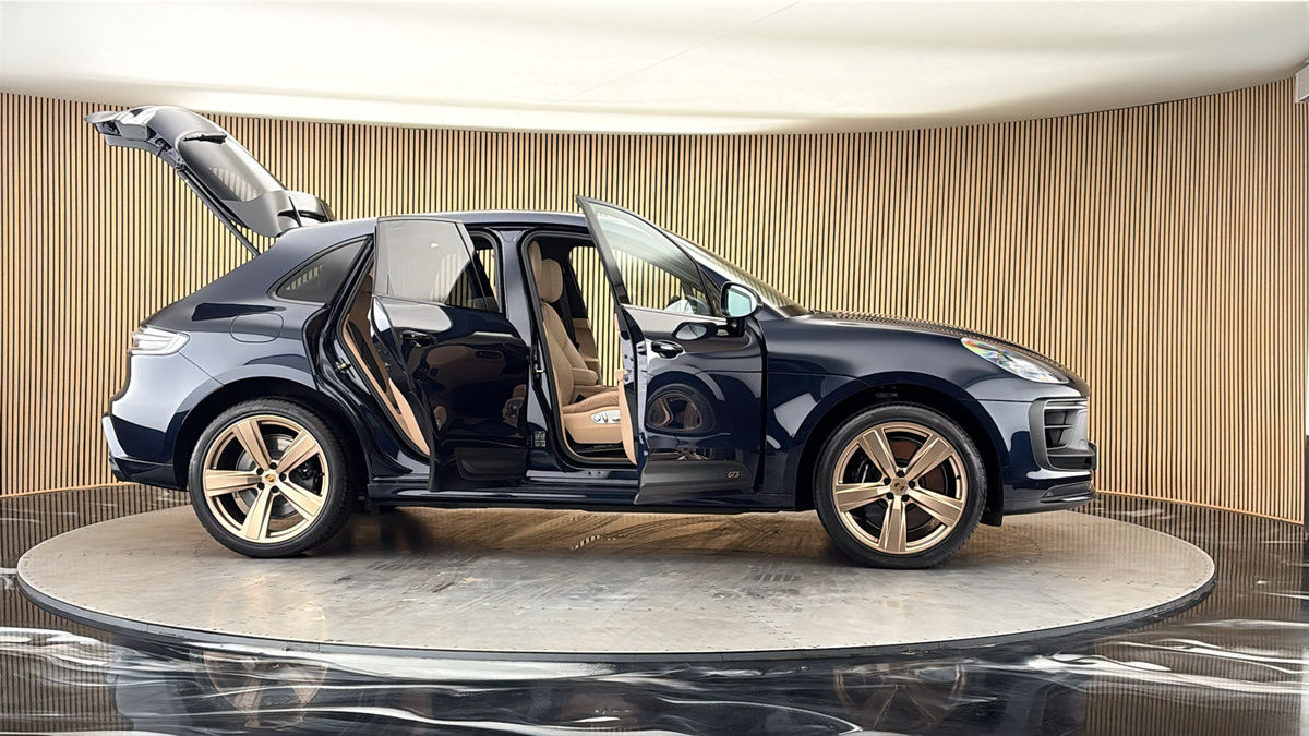 More views of Porsche Macan