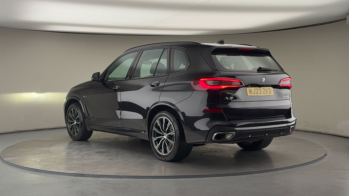 BMW X5 Image 2