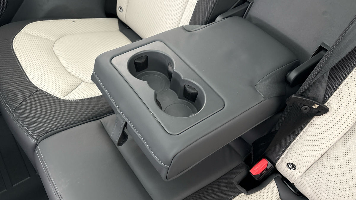 Land Rover Defender 90 Image 9