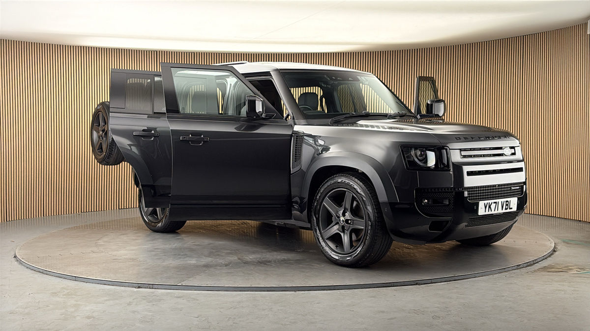 More views of Land Rover Defender 110
