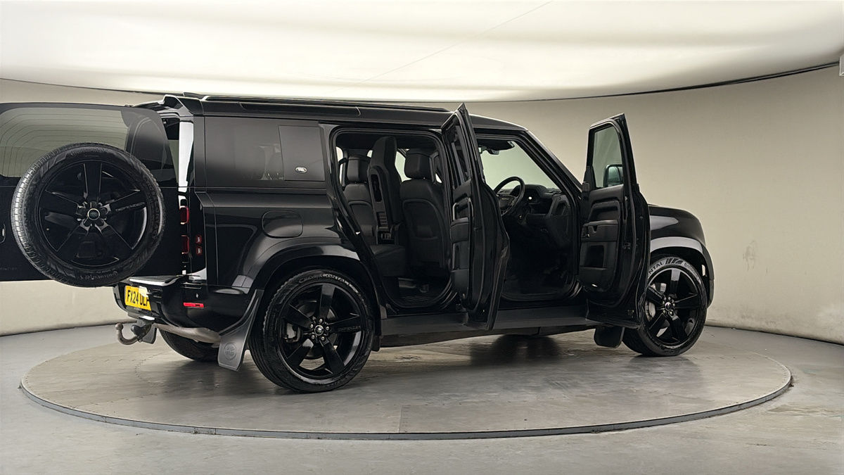 More views of Land Rover Defender 110