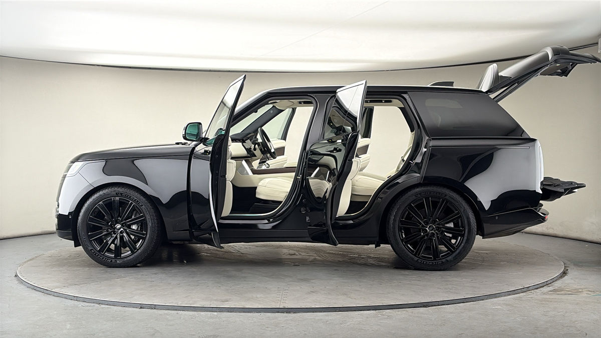 More views of Land Rover Range Rover