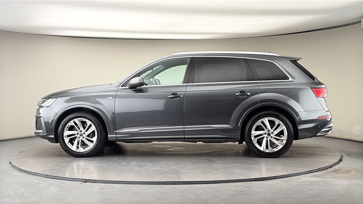 More views of Audi Q7