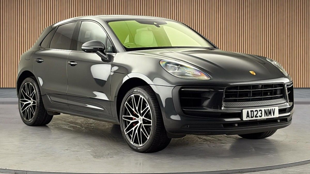 Porsche Macan Sticky Header Image