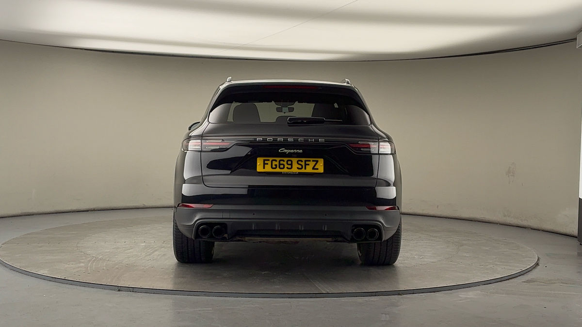 Porsche Cayenne Image 4