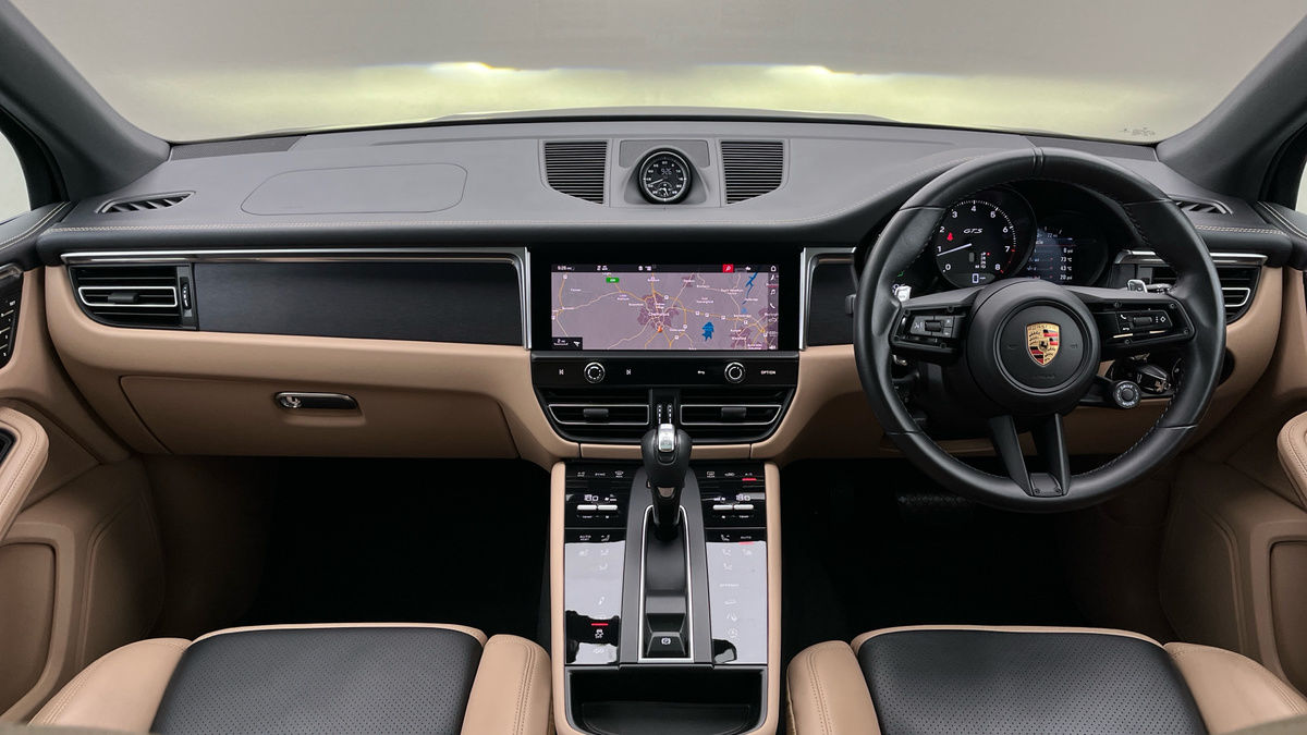 Porsche Macan Image 12