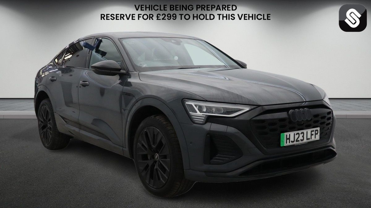 Audi Q8 e-tron Sticky Header Image
