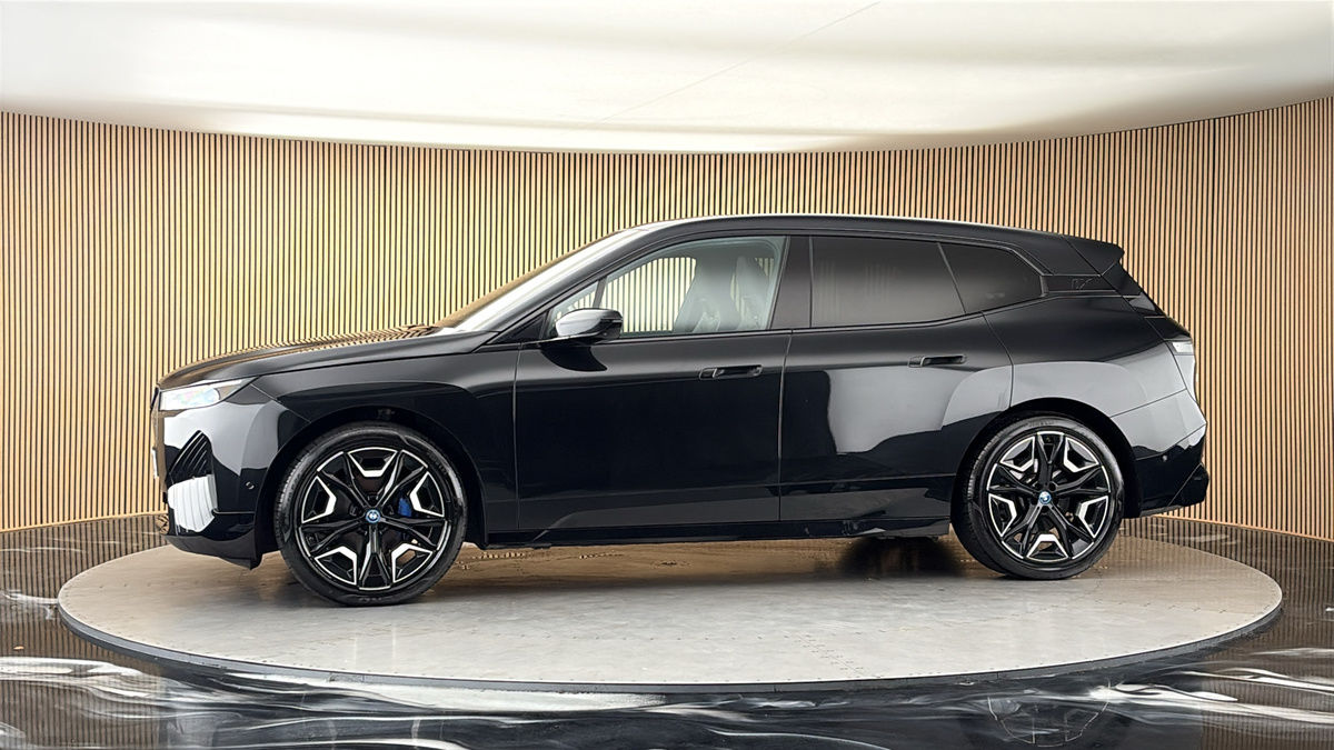More views of BMW iX