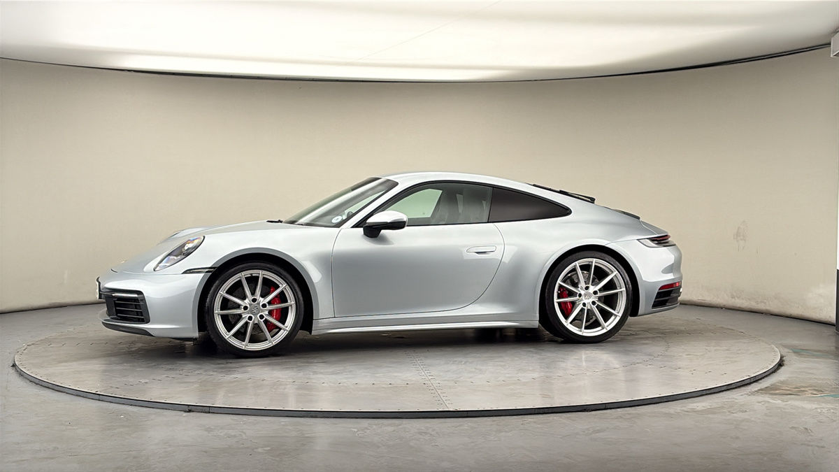 More views of Porsche 911