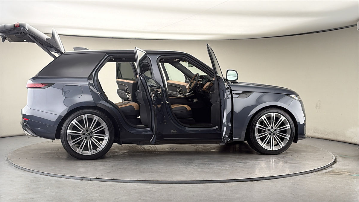 More views of Land Rover Range Rover Sport