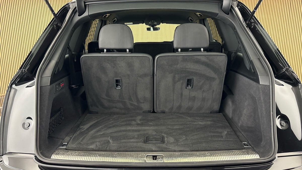 Audi Q7 Image 11
