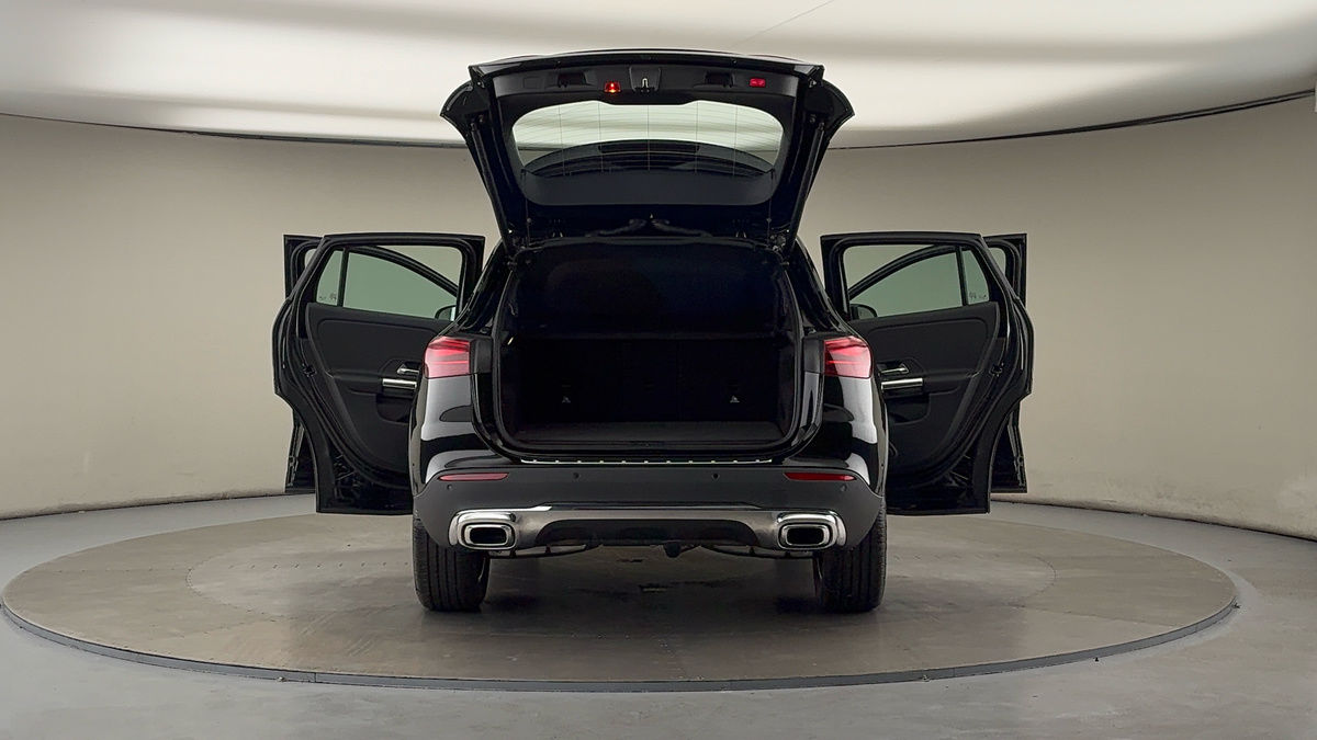 More views of Mercedes-Benz GLA