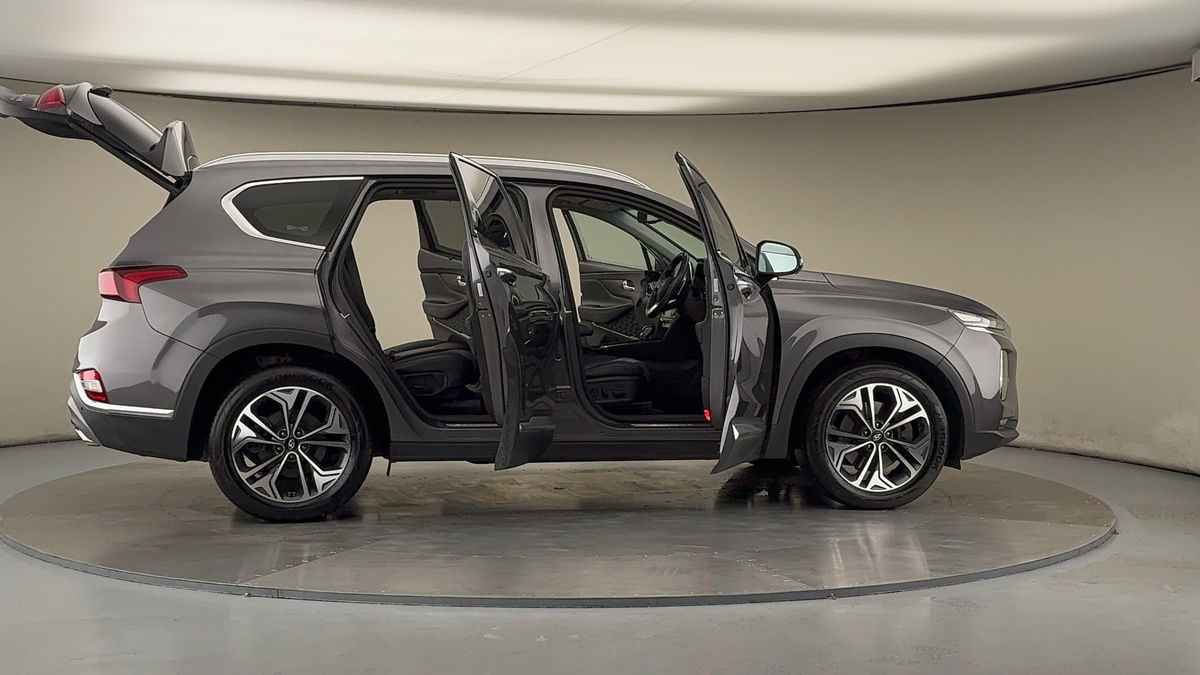 More views of Hyundai Santa Fe